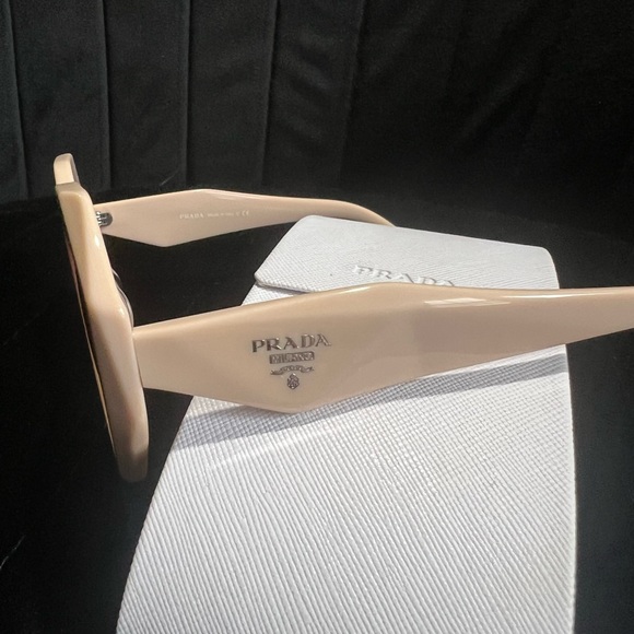 Prada PR 16WS Sunglasses - Picture 5 of 8